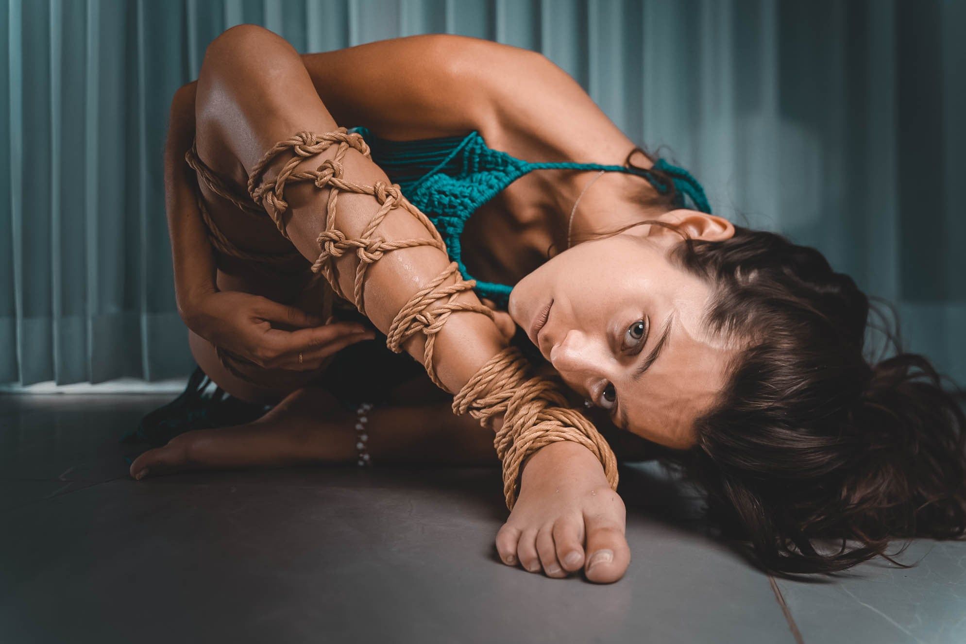 Boudoir shibari portrait