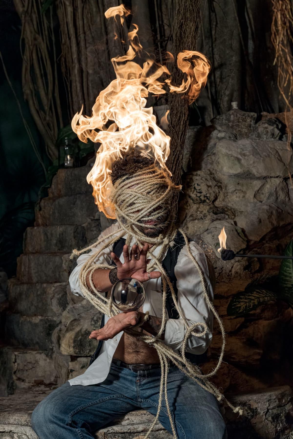 Gentlemen shibari portrait