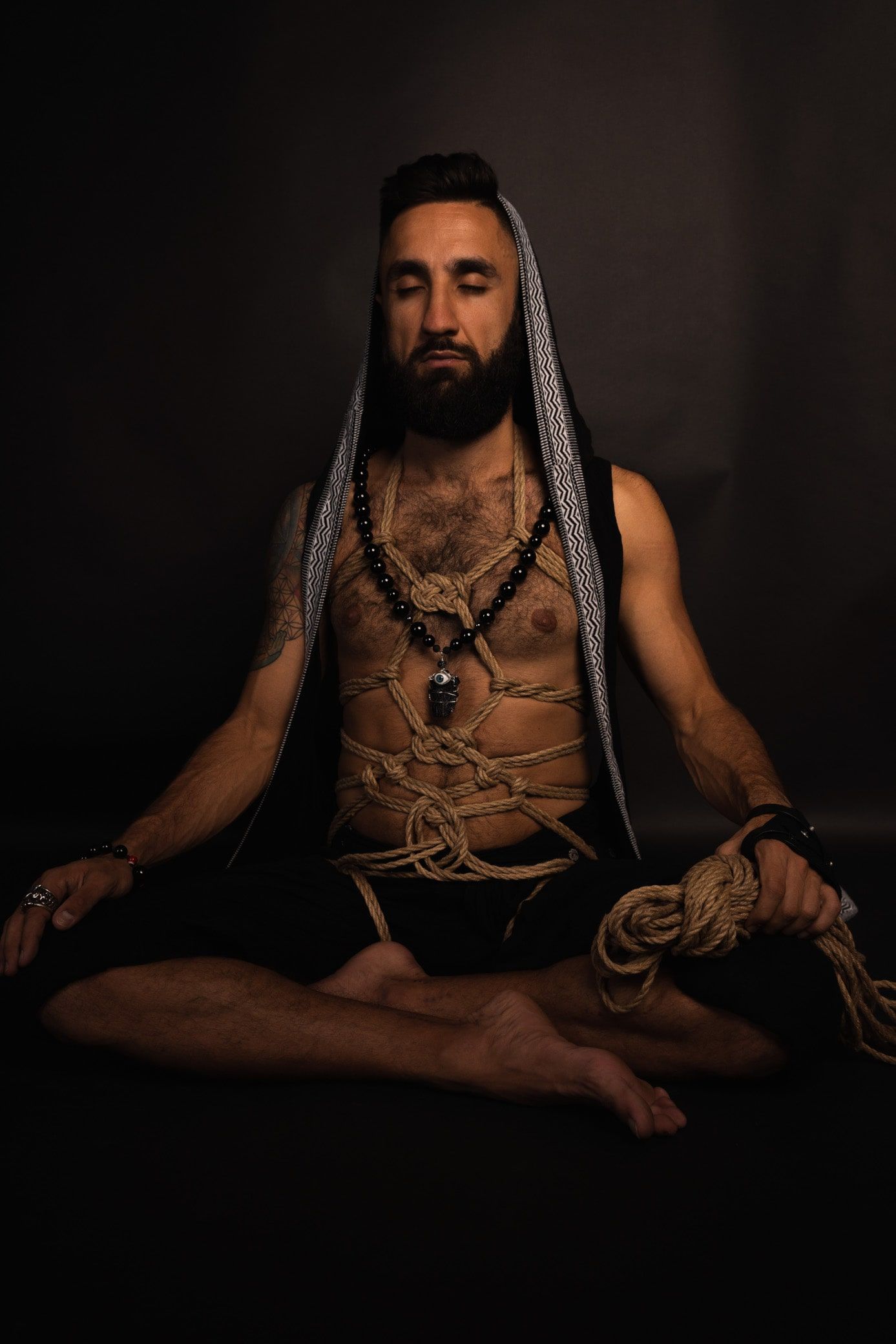 Gentlemen shibari portrait